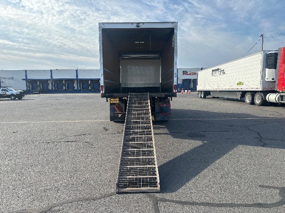 Medium Duty Box Truck-Light and Medium Duty Trucks-International-2020-MV607-Portland-OR-132,753\n\t\tmiles-$ 46,000 - Image 9