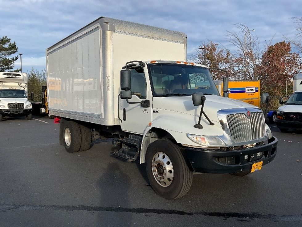 Medium Duty Box Truck-Light and Medium Duty Trucks-International-2020-MV607-Portland-OR-142,945\n\t\tmiles-$ 44,750 - Image 1