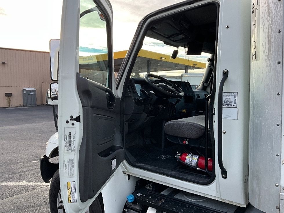 Medium Duty Box Truck-Light and Medium Duty Trucks-International-2020-MV607-Portland-OR-142,945\n\t\tmiles-$ 44,750 - Image 16