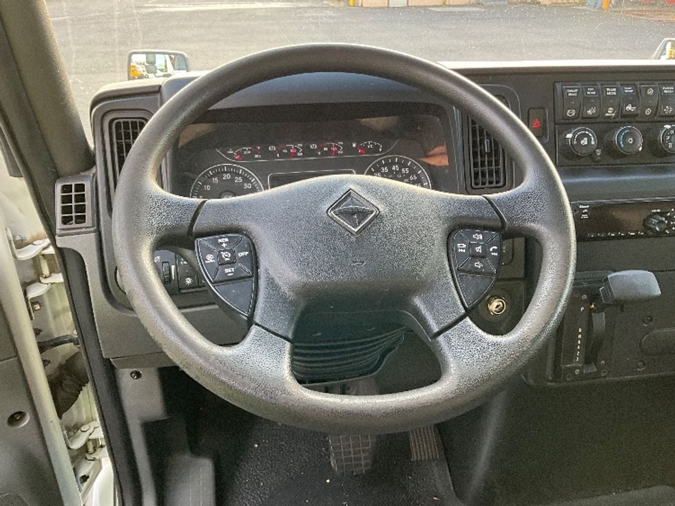 Medium Duty Box Truck-Light and Medium Duty Trucks-International-2020-MV607-Portland-OR-142,945\n\t\tmiles-$ 44,750 - Image 18