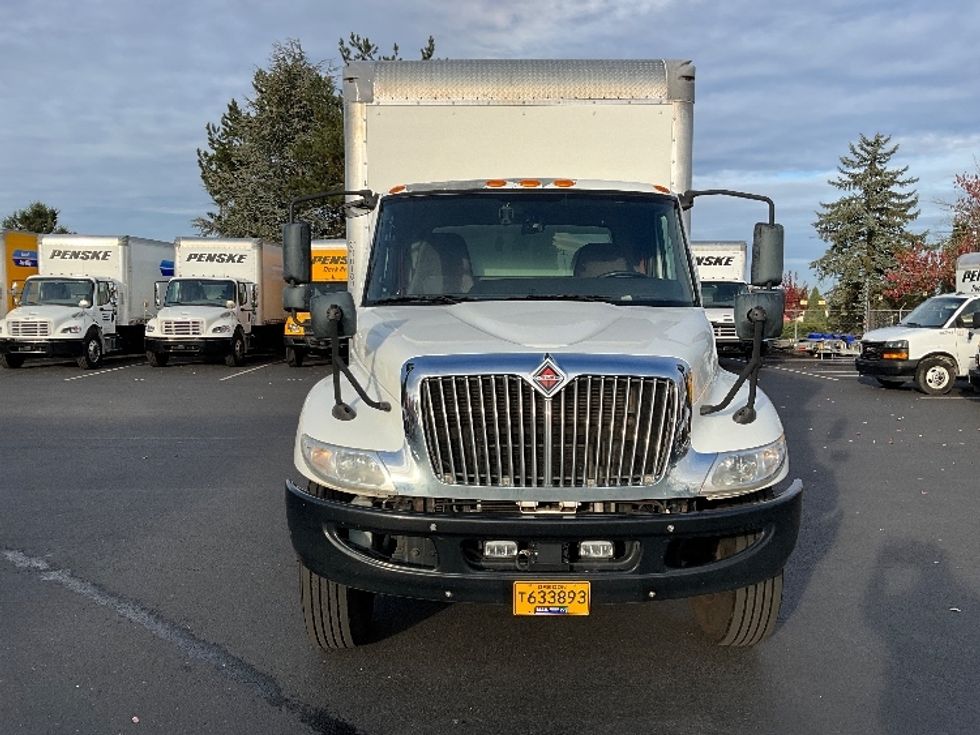 Medium Duty Box Truck-Light and Medium Duty Trucks-International-2020-MV607-Portland-OR-142,945\n\t\tmiles-$ 44,750 - Image 2