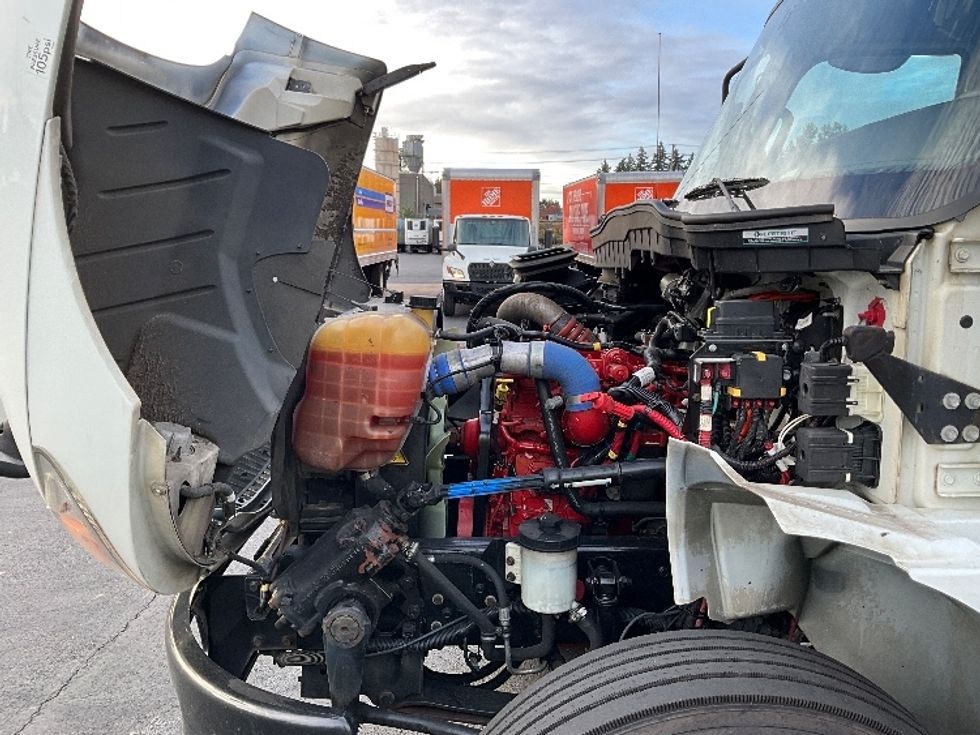 Medium Duty Box Truck-Light and Medium Duty Trucks-International-2020-MV607-Portland-OR-142,945\n\t\tmiles-$ 44,750 - Image 24