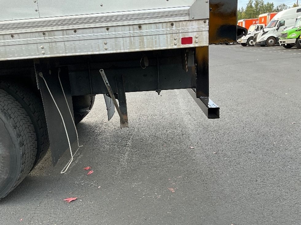 Medium Duty Box Truck-Light and Medium Duty Trucks-International-2020-MV607-Portland-OR-142,945\n\t\tmiles-$ 44,750 - Image 25
