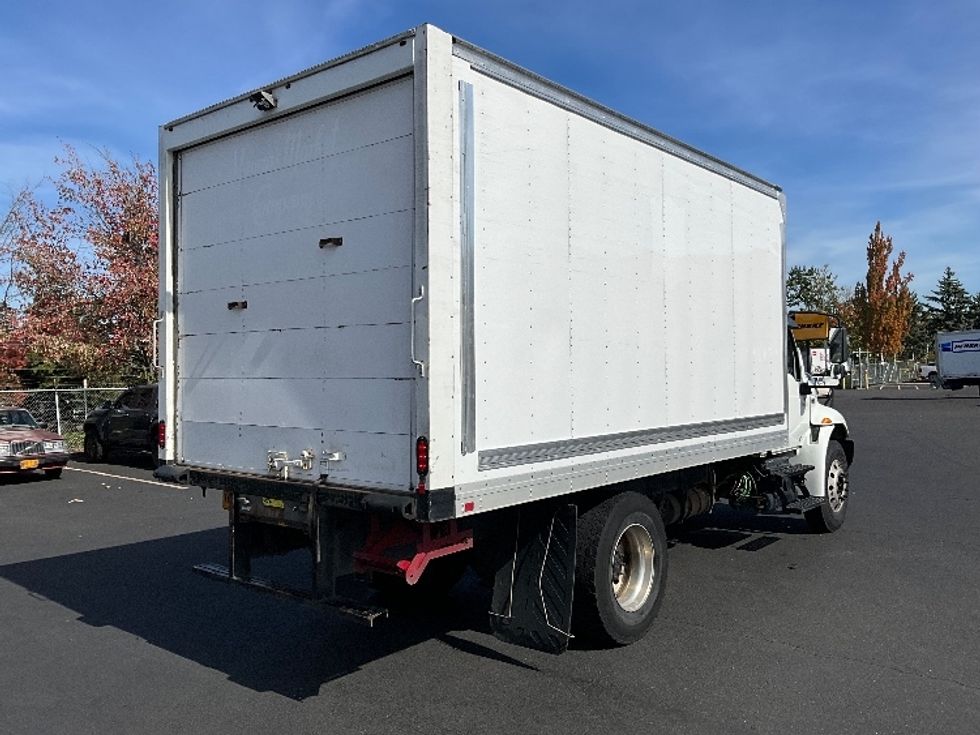 Medium Duty Box Truck-Light and Medium Duty Trucks-International-2020-MV607-Portland-OR-145,285\n\t\tmiles-$ 44,500 - Image 13