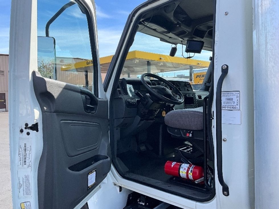 Medium Duty Box Truck-Light and Medium Duty Trucks-International-2020-MV607-Portland-OR-145,285\n\t\tmiles-$ 44,500 - Image 16