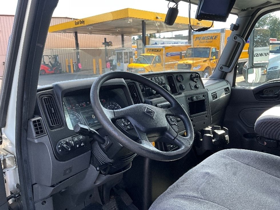 Medium Duty Box Truck-Light and Medium Duty Trucks-International-2020-MV607-Portland-OR-145,285\n\t\tmiles-$ 44,500 - Image 17