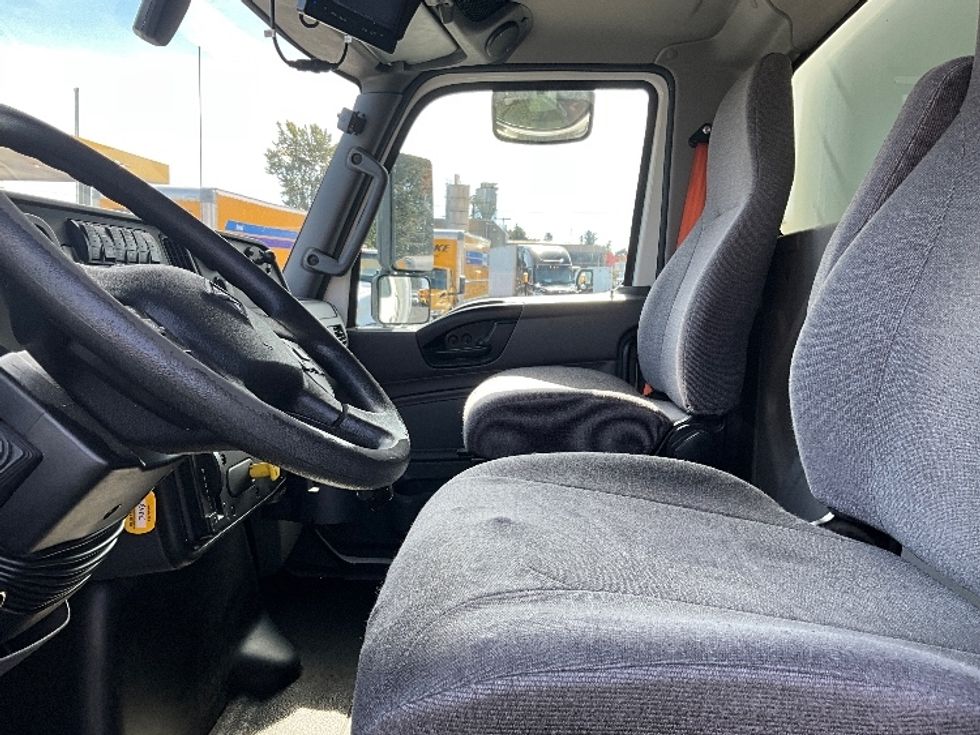 Medium Duty Box Truck-Light and Medium Duty Trucks-International-2020-MV607-Portland-OR-145,285\n\t\tmiles-$ 44,500 - Image 19