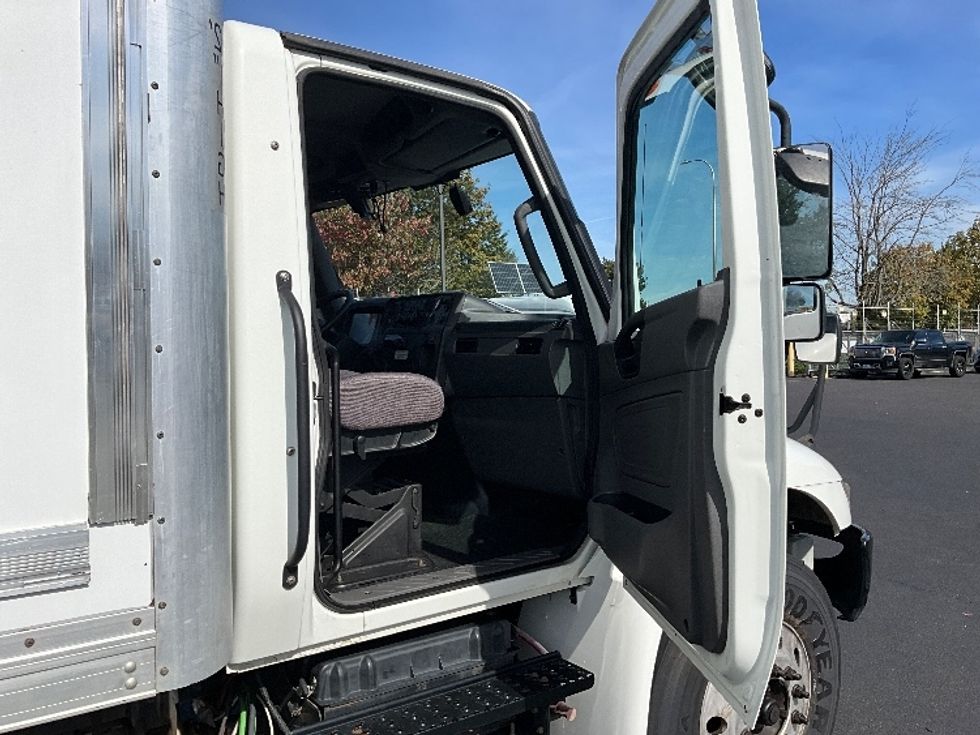 Medium Duty Box Truck-Light and Medium Duty Trucks-International-2020-MV607-Portland-OR-145,285\n\t\tmiles-$ 44,500 - Image 20