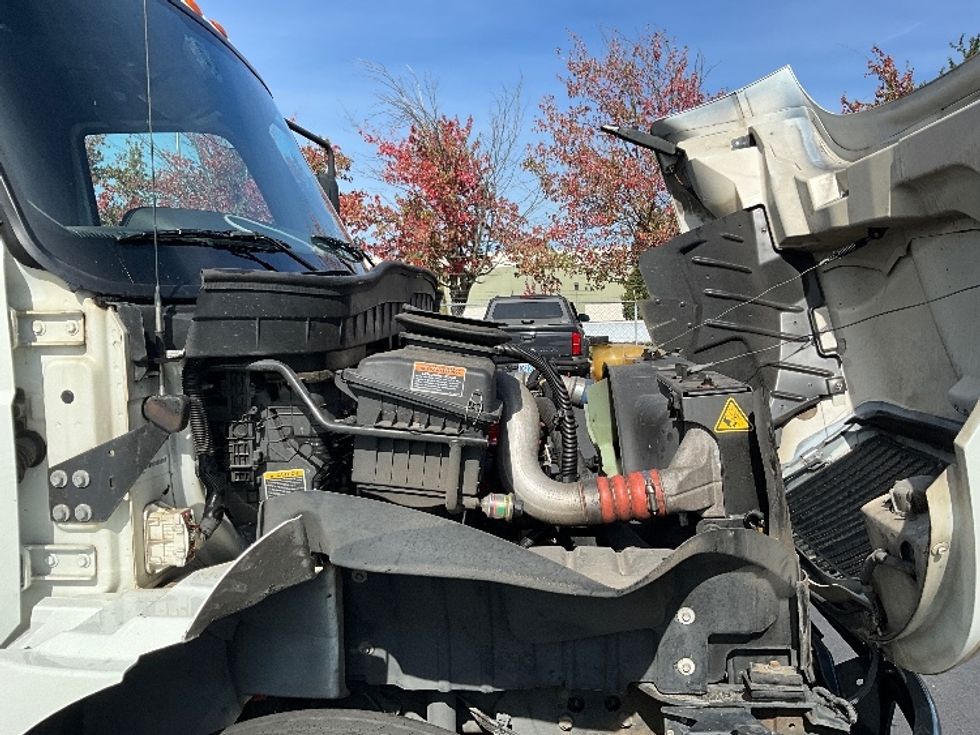 Medium Duty Box Truck-Light and Medium Duty Trucks-International-2020-MV607-Portland-OR-145,285\n\t\tmiles-$ 44,500 - Image 23