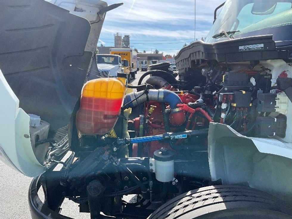 Medium Duty Box Truck-Light and Medium Duty Trucks-International-2020-MV607-Portland-OR-145,285\n\t\tmiles-$ 44,500 - Image 24