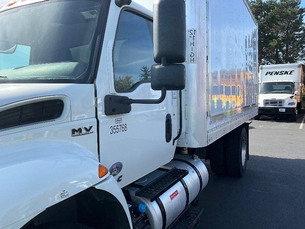 Medium Duty Box Truck-Light and Medium Duty Trucks-International-2020-MV607-Portland-OR-145,285\n\t\tmiles-$ 44,500 - Image 28