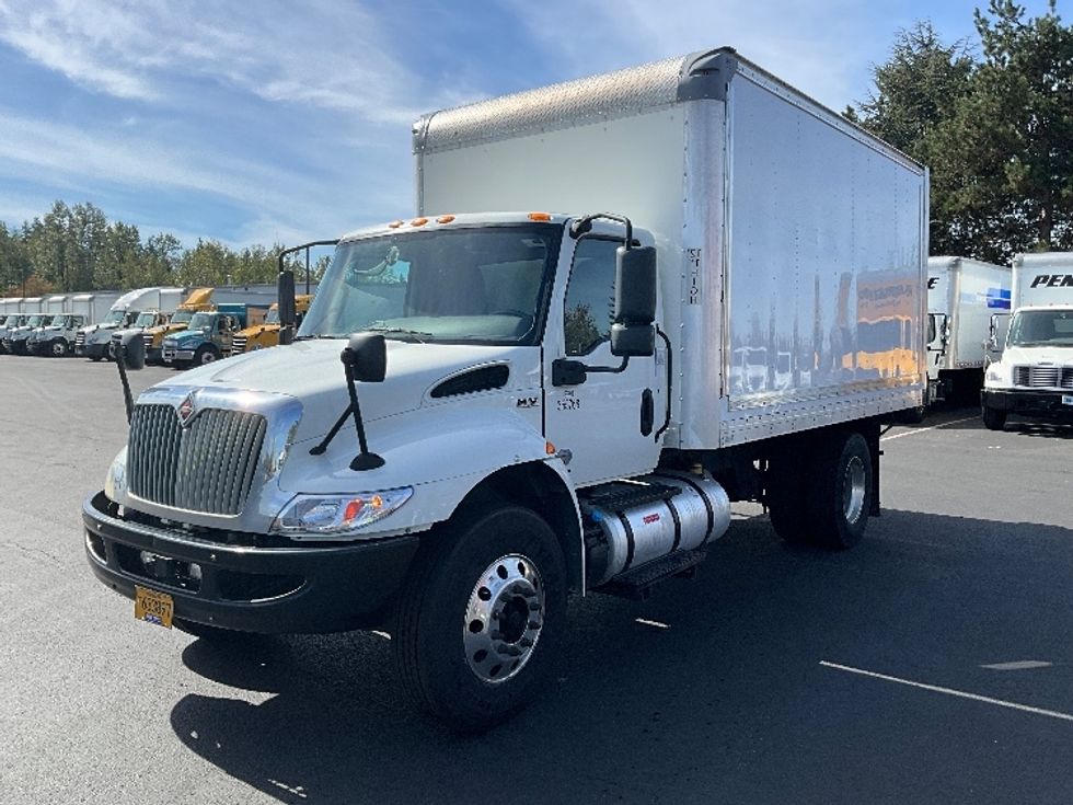 Medium Duty Box Truck-Light and Medium Duty Trucks-International-2020-MV607-Portland-OR-145,285\n\t\tmiles-$ 44,500 - Image 3