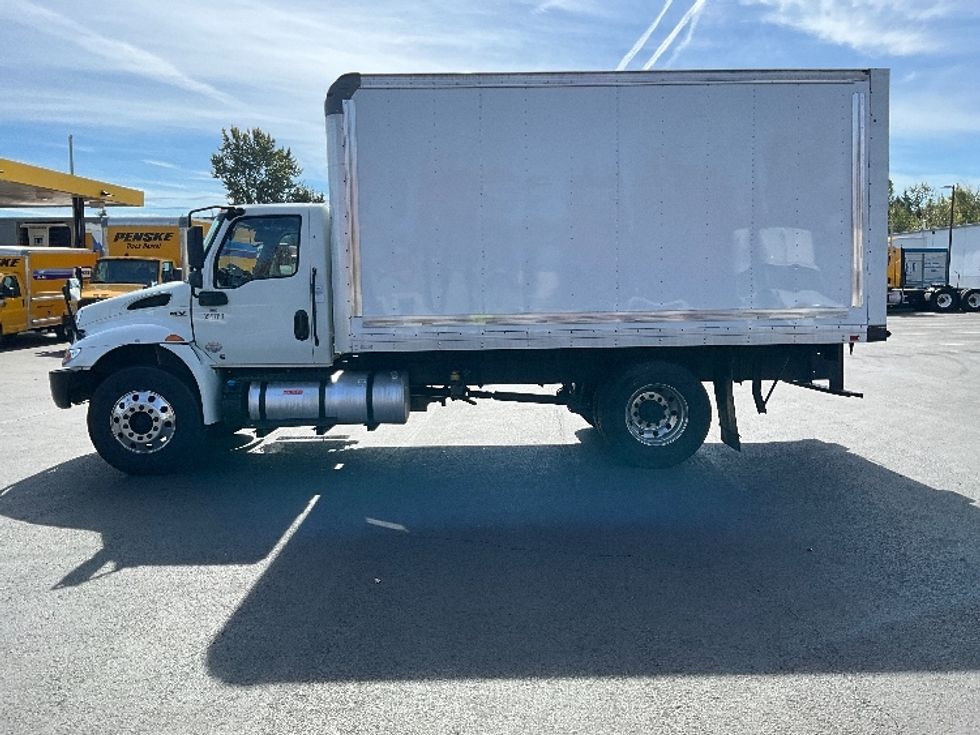 Medium Duty Box Truck-Light and Medium Duty Trucks-International-2020-MV607-Portland-OR-145,285\n\t\tmiles-$ 44,500 - Image 4