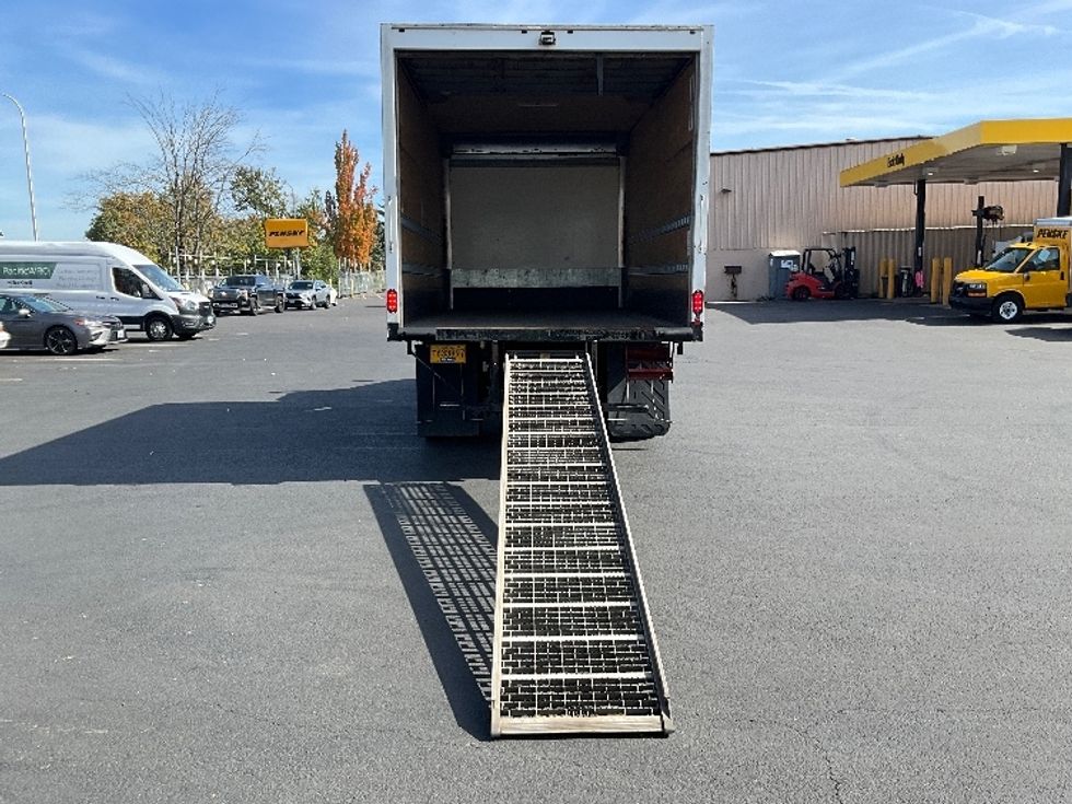 Medium Duty Box Truck-Light and Medium Duty Trucks-International-2020-MV607-Portland-OR-145,285\n\t\tmiles-$ 44,500 - Image 9