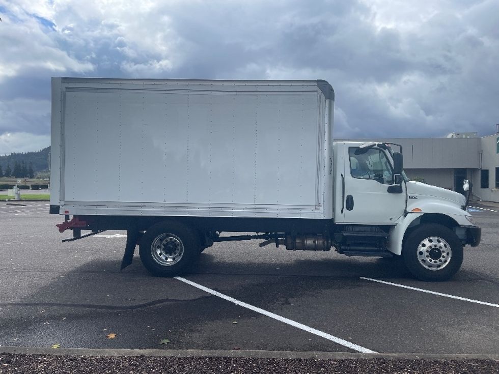 Medium Duty Box Truck-Light and Medium Duty Trucks-International-2020-MV607-Portland-OR-145,600\n\t\tmiles-$ 46,500 - Image 12