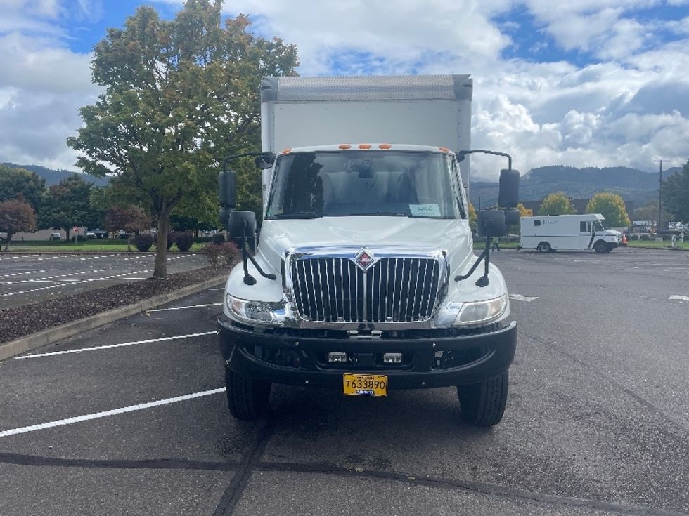 Medium Duty Box Truck-Light and Medium Duty Trucks-International-2020-MV607-Portland-OR-145,600\n\t\tmiles-$ 46,500 - Image 2
