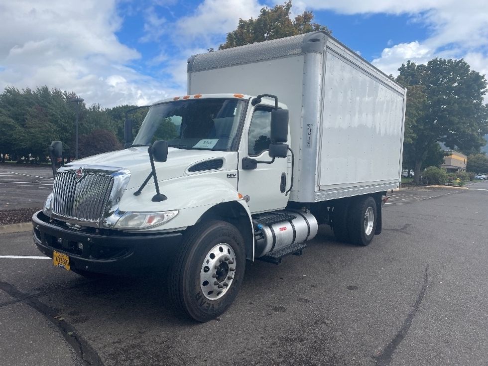 Medium Duty Box Truck-Light and Medium Duty Trucks-International-2020-MV607-Portland-OR-145,600\n\t\tmiles-$ 46,500 - Image 3