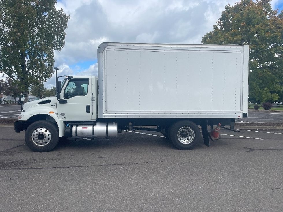 Medium Duty Box Truck-Light and Medium Duty Trucks-International-2020-MV607-Portland-OR-145,600\n\t\tmiles-$ 46,500 - Image 4