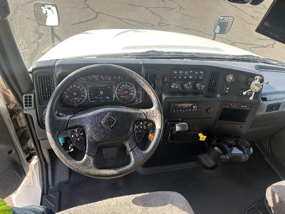 Medium Duty Box Truck-Light and Medium Duty Trucks-International-2020-MV607-Portland-OR-148,491\n\t\tmiles-$ 45,500 - Image 14