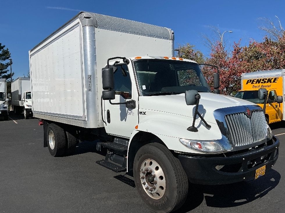 Medium Duty Box Truck-Light and Medium Duty Trucks-International-2020-MV607-Portland-OR-158,729\n\t\tmiles-$ 45,250 - Image 1