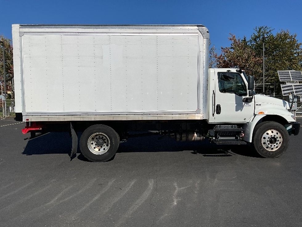 Medium Duty Box Truck-Light and Medium Duty Trucks-International-2020-MV607-Portland-OR-158,729\n\t\tmiles-$ 45,250 - Image 15
