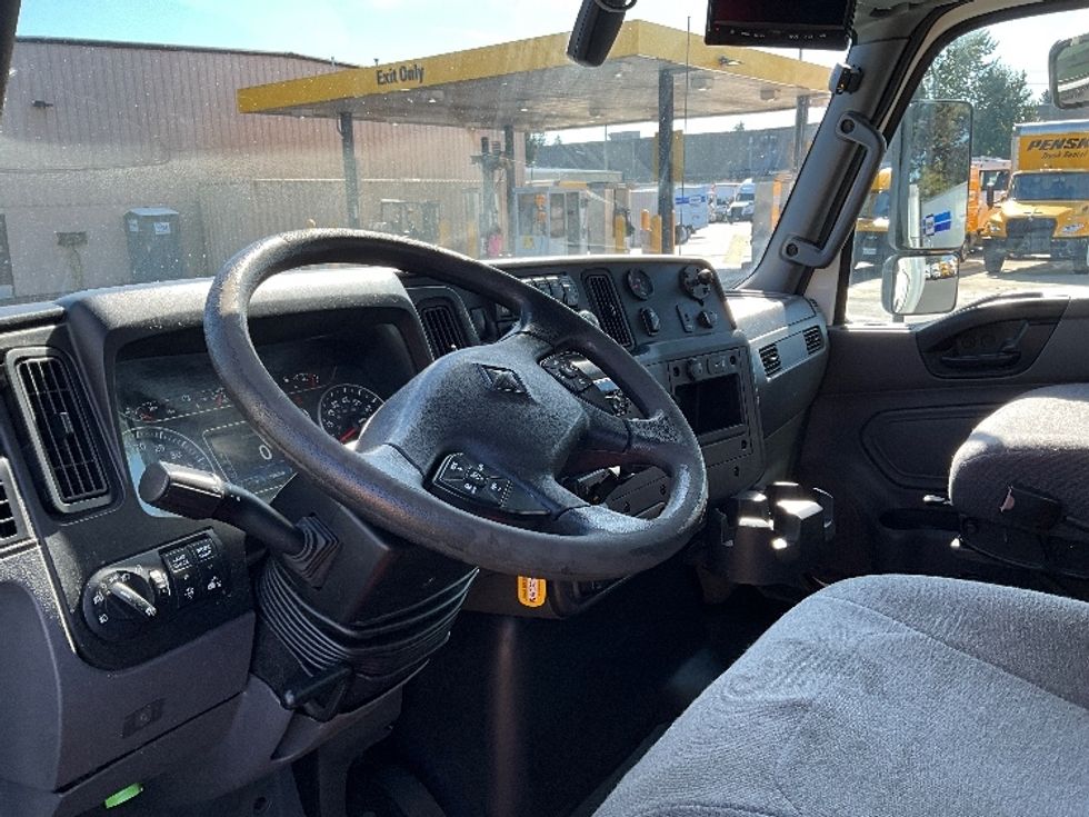 Medium Duty Box Truck-Light and Medium Duty Trucks-International-2020-MV607-Portland-OR-158,729\n\t\tmiles-$ 45,250 - Image 17