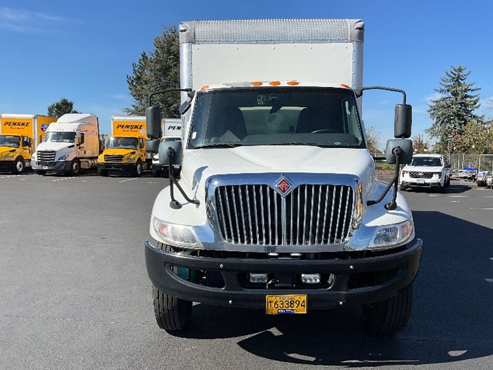 Medium Duty Box Truck-Light and Medium Duty Trucks-International-2020-MV607-Portland-OR-158,729\n\t\tmiles-$ 45,250 - Image 2