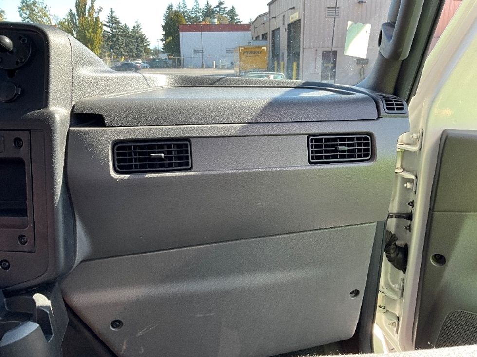Medium Duty Box Truck-Light and Medium Duty Trucks-International-2020-MV607-Portland-OR-158,729\n\t\tmiles-$ 45,250 - Image 21
