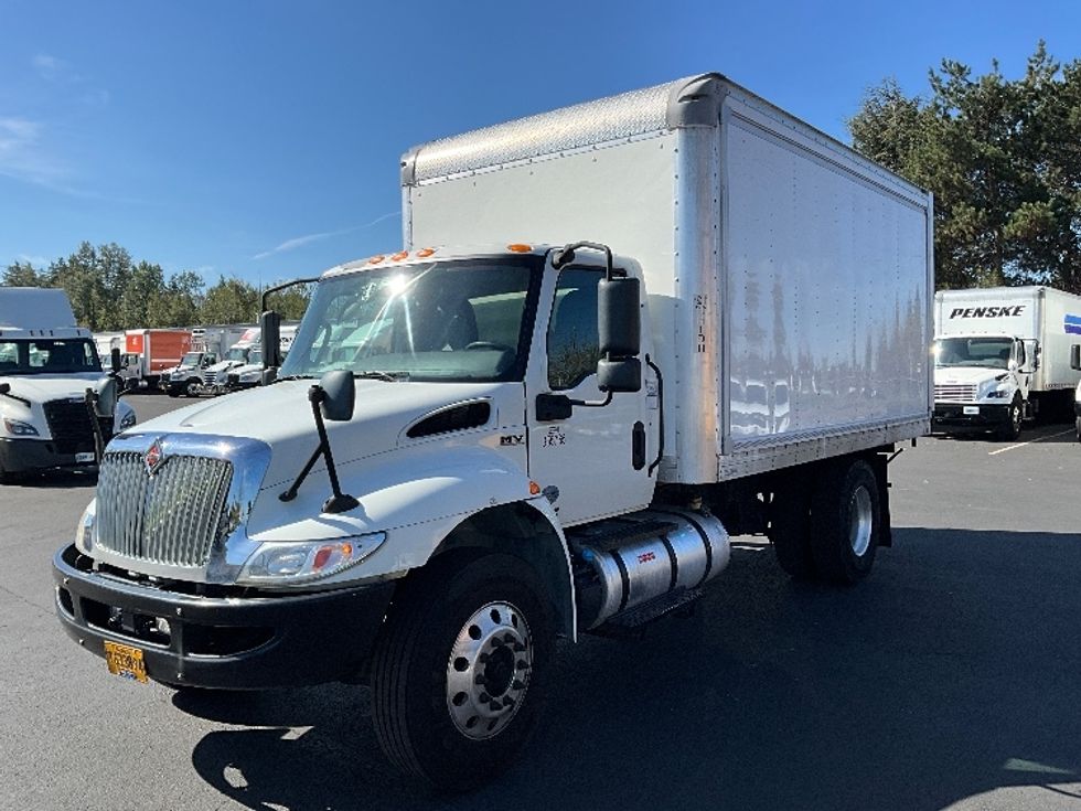 Medium Duty Box Truck-Light and Medium Duty Trucks-International-2020-MV607-Portland-OR-158,729\n\t\tmiles-$ 45,250 - Image 3