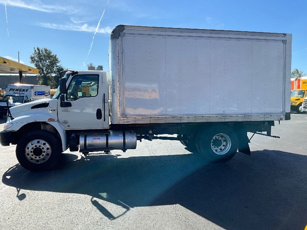 Medium Duty Box Truck-Light and Medium Duty Trucks-International-2020-MV607-Portland-OR-158,729\n\t\tmiles-$ 45,250 - Image 4