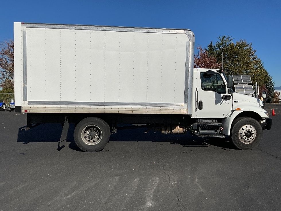 Medium Duty Box Truck-Light and Medium Duty Trucks-International-2020-MV607-Portland-OR-159,139\n\t\tmiles-$ 42,500 - Image 15