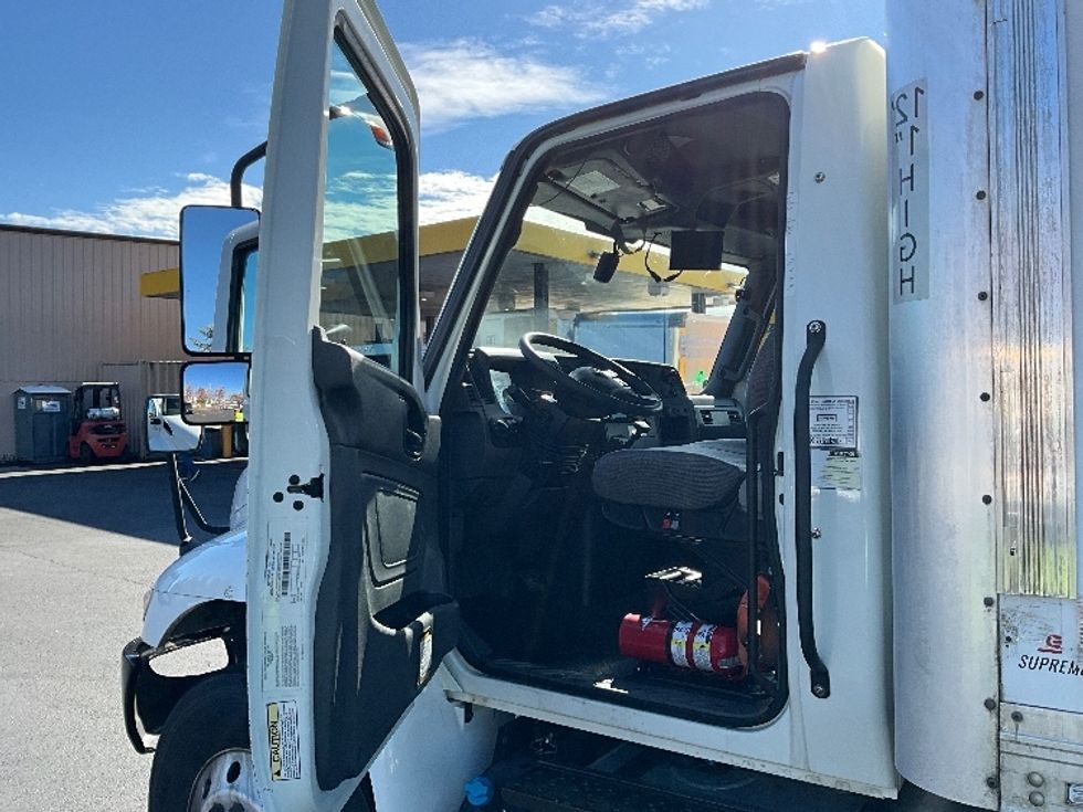 Medium Duty Box Truck-Light and Medium Duty Trucks-International-2020-MV607-Portland-OR-159,139\n\t\tmiles-$ 42,500 - Image 16