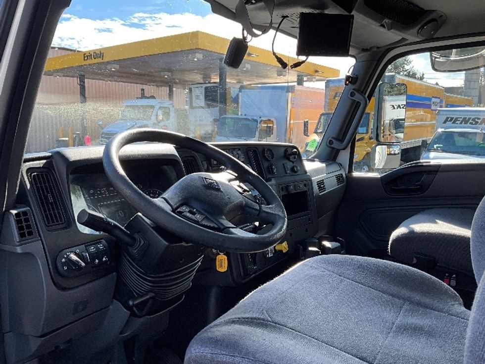 Medium Duty Box Truck-Light and Medium Duty Trucks-International-2020-MV607-Portland-OR-159,139\n\t\tmiles-$ 42,500 - Image 17