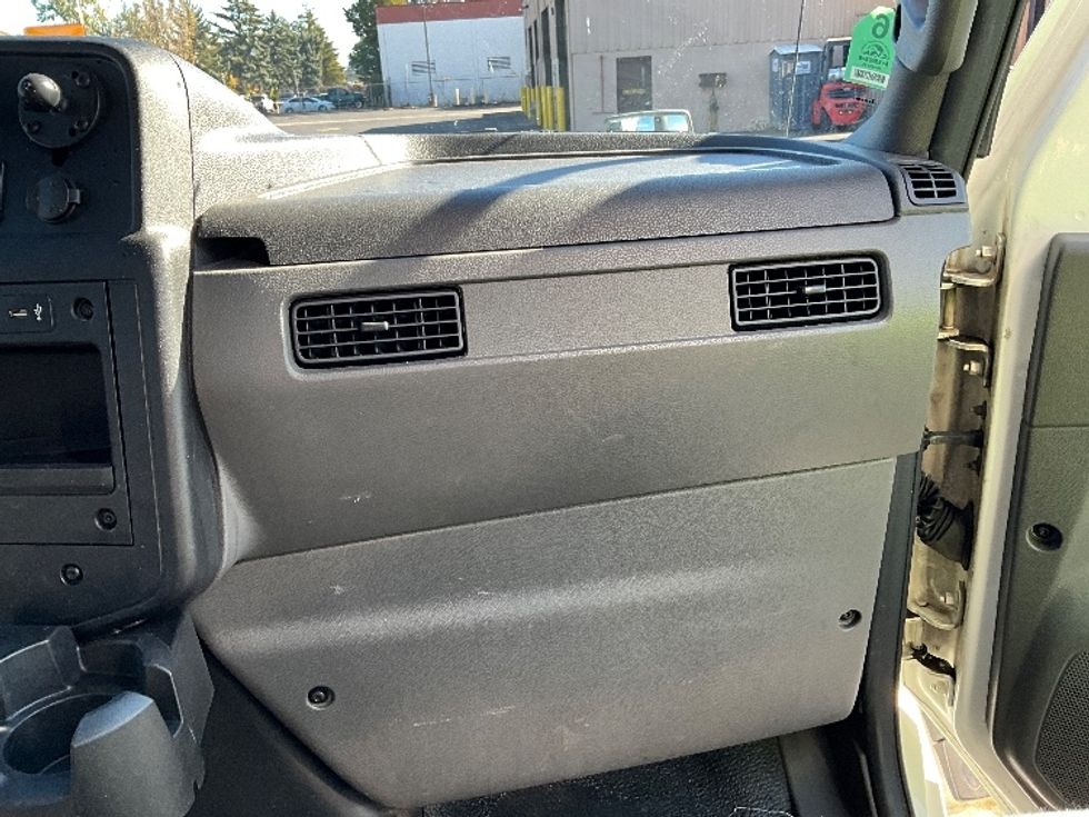 Medium Duty Box Truck-Light and Medium Duty Trucks-International-2020-MV607-Portland-OR-159,139\n\t\tmiles-$ 42,500 - Image 21