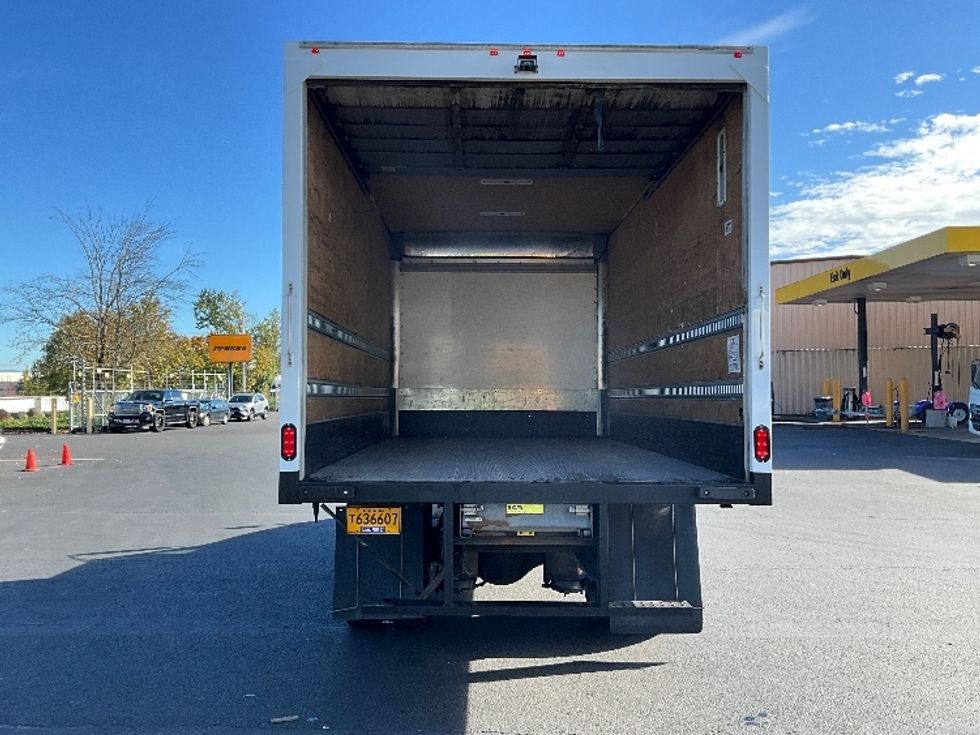 Medium Duty Box Truck-Light and Medium Duty Trucks-International-2020-MV607-Portland-OR-159,139\n\t\tmiles-$ 42,500 - Image 8