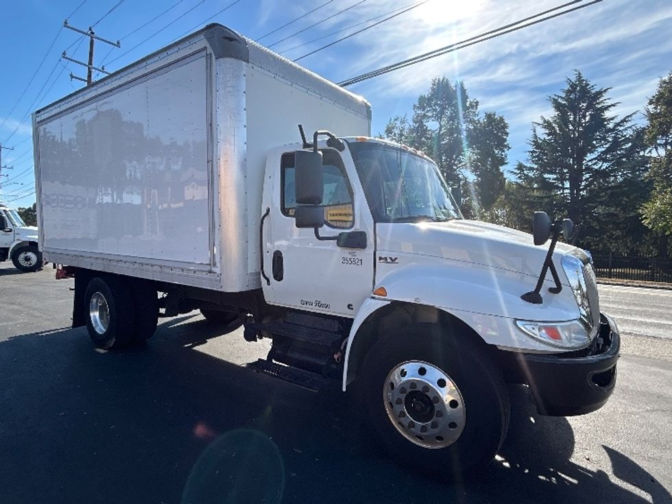 Medium Duty Box Truck-Light and Medium Duty Trucks-International-2020-MV607-Portland-OR-163,842\n\t\tmiles-$ 42,000 - Image 1