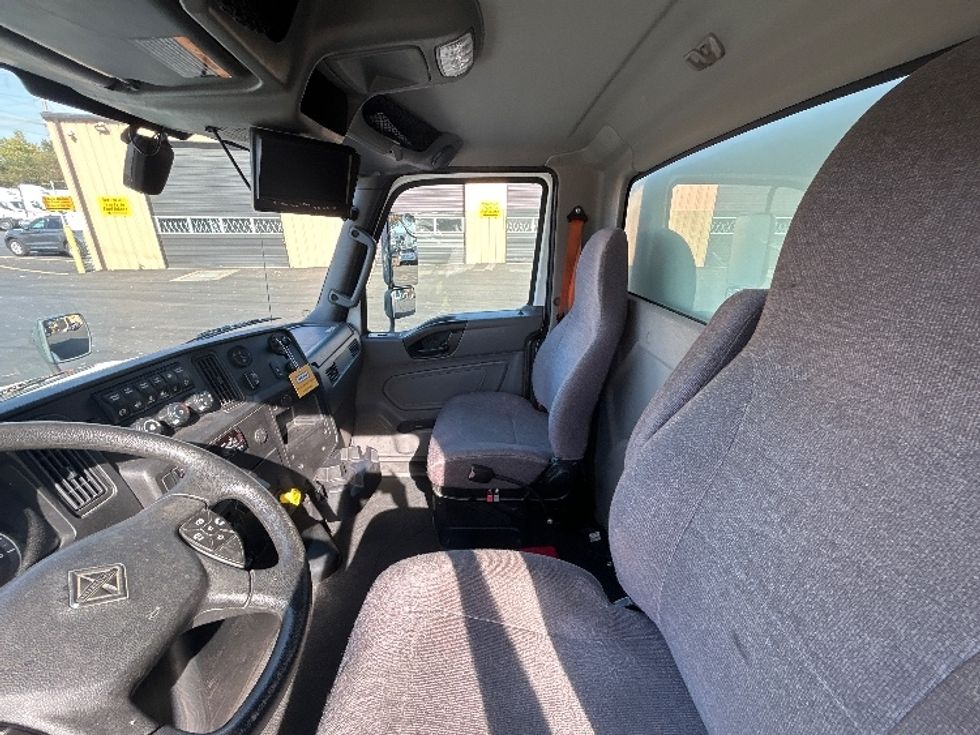 Medium Duty Box Truck-Light and Medium Duty Trucks-International-2020-MV607-Portland-OR-163,842\n\t\tmiles-$ 42,000 - Image 18