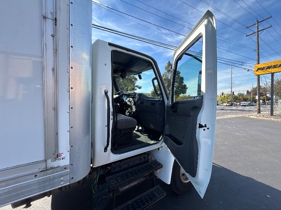 Medium Duty Box Truck-Light and Medium Duty Trucks-International-2020-MV607-Portland-OR-163,842\n\t\tmiles-$ 42,000 - Image 19