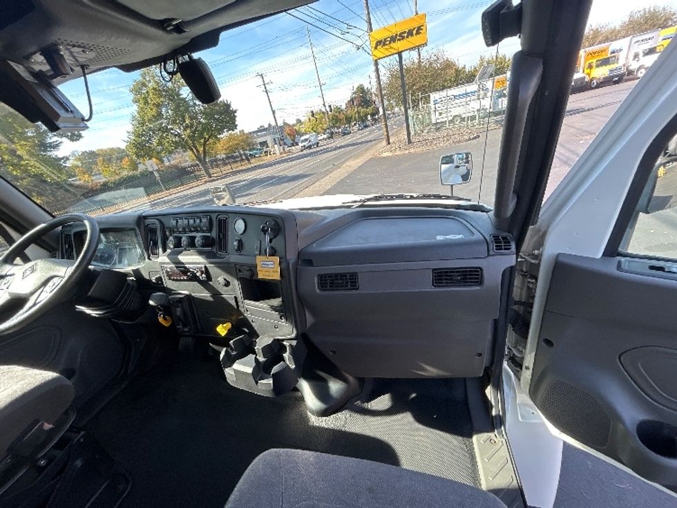 Medium Duty Box Truck-Light and Medium Duty Trucks-International-2020-MV607-Portland-OR-163,842\n\t\tmiles-$ 42,000 - Image 20