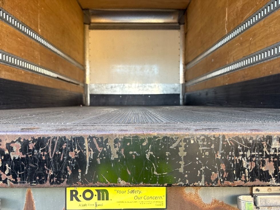 Medium Duty Box Truck-Light and Medium Duty Trucks-International-2020-MV607-Portland-OR-172,938\n\t\tmiles-$ 40,750 - Image 10