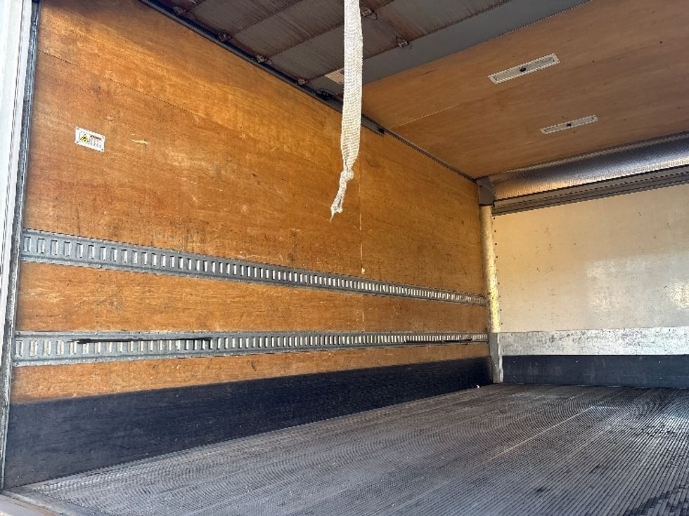 Medium Duty Box Truck-Light and Medium Duty Trucks-International-2020-MV607-Portland-OR-172,938\n\t\tmiles-$ 40,750 - Image 11