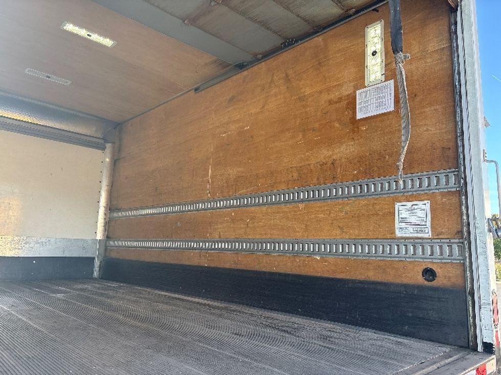 Medium Duty Box Truck-Light and Medium Duty Trucks-International-2020-MV607-Portland-OR-172,938\n\t\tmiles-$ 40,750 - Image 12