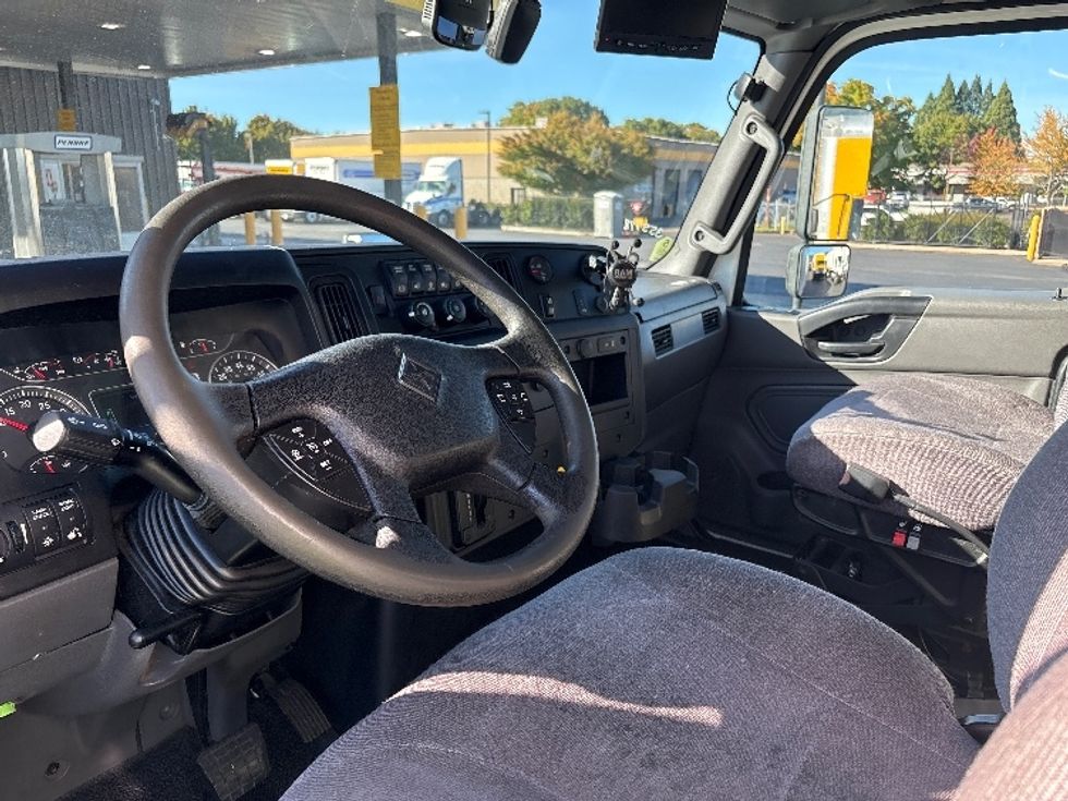 Medium Duty Box Truck-Light and Medium Duty Trucks-International-2020-MV607-Portland-OR-172,938\n\t\tmiles-$ 40,750 - Image 17