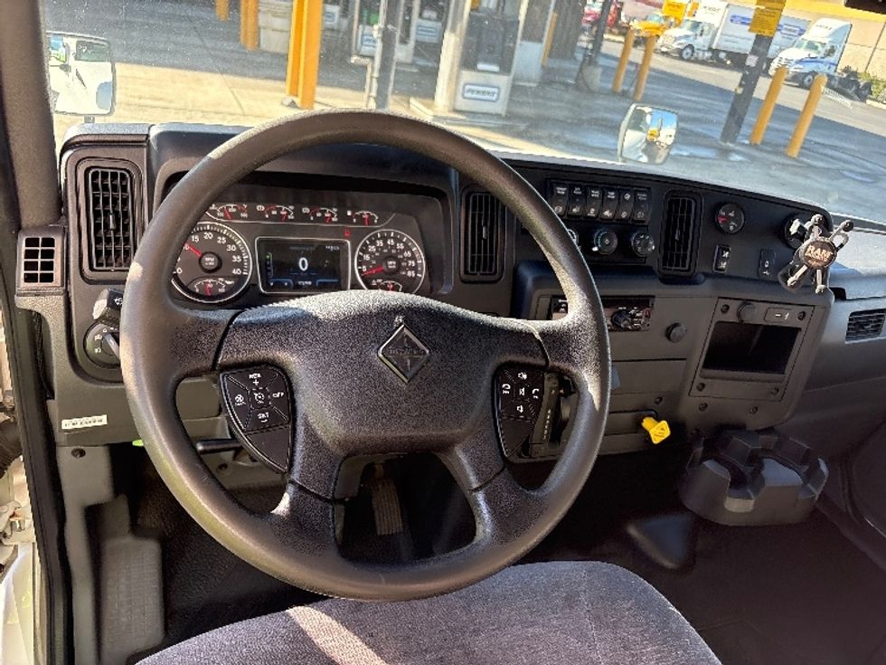 Medium Duty Box Truck-Light and Medium Duty Trucks-International-2020-MV607-Portland-OR-172,938\n\t\tmiles-$ 40,750 - Image 18