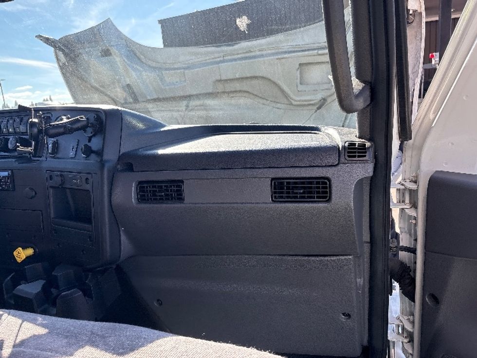 Medium Duty Box Truck-Light and Medium Duty Trucks-International-2020-MV607-Portland-OR-172,938\n\t\tmiles-$ 40,750 - Image 21