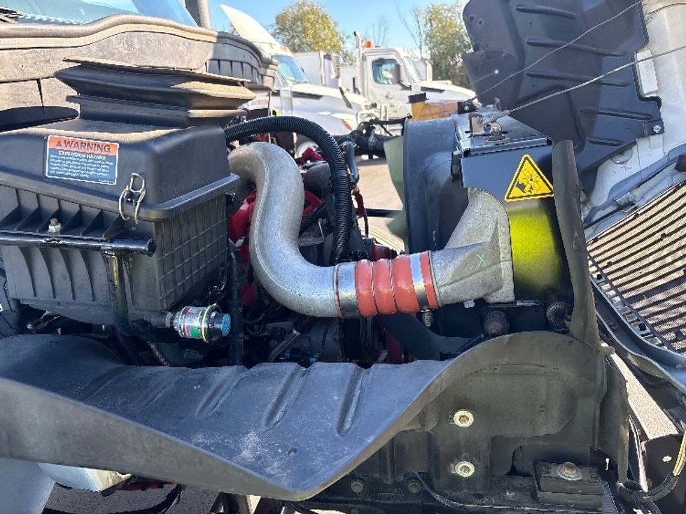 Medium Duty Box Truck-Light and Medium Duty Trucks-International-2020-MV607-Portland-OR-172,938\n\t\tmiles-$ 40,750 - Image 23