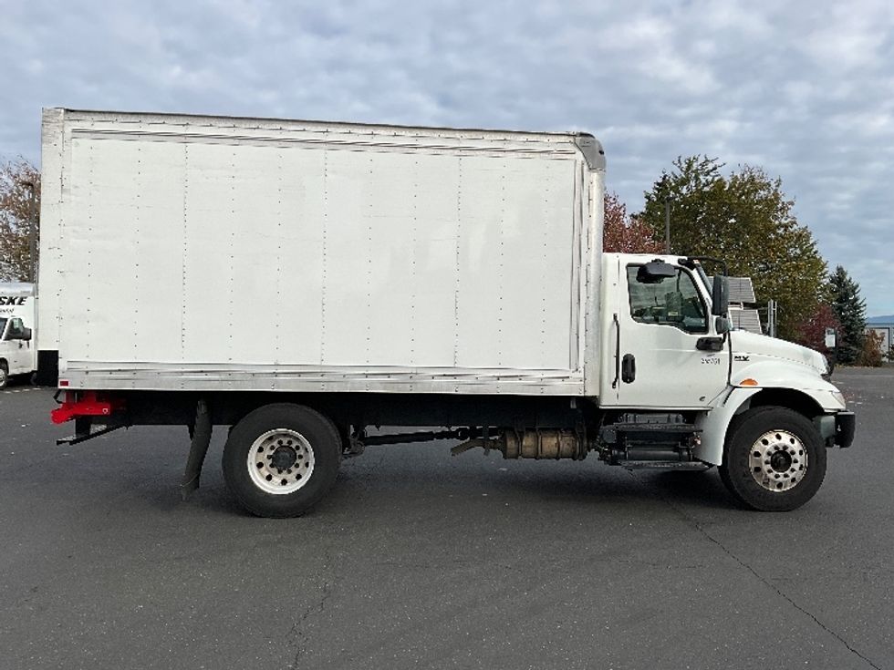 Medium Duty Box Truck-Light and Medium Duty Trucks-International-2020-MV607-Portland-OR-176,229\n\t\tmiles-$ 40,250 - Image 15