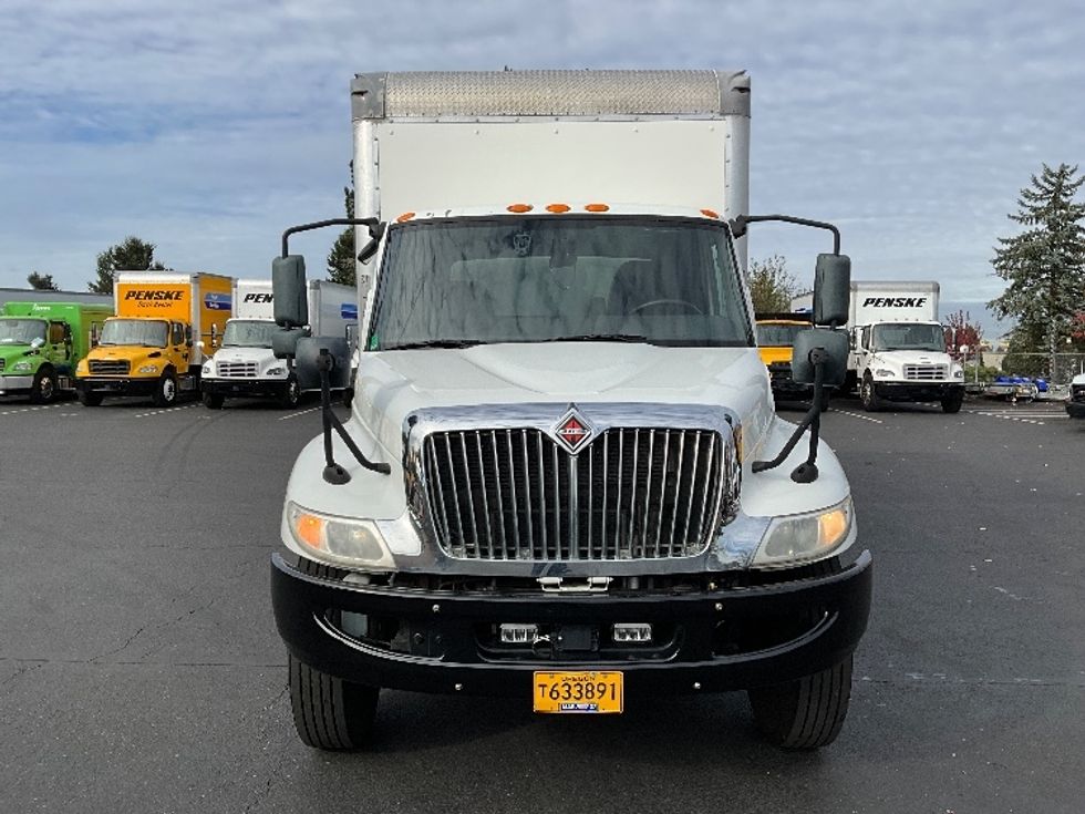 Medium Duty Box Truck-Light and Medium Duty Trucks-International-2020-MV607-Portland-OR-176,229\n\t\tmiles-$ 40,250 - Image 2