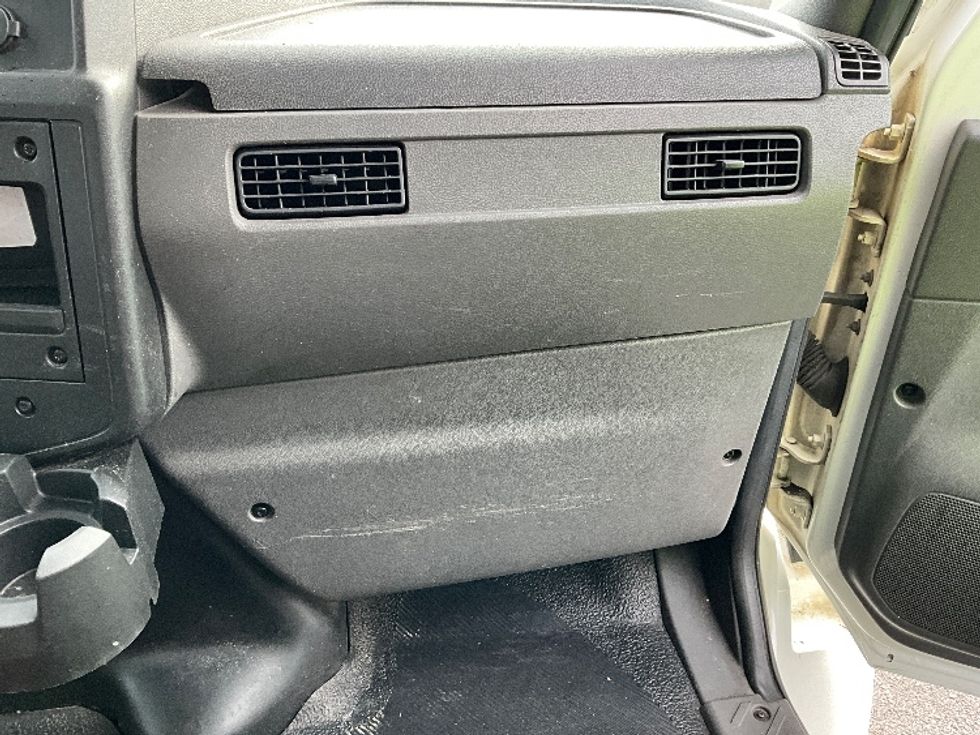 Medium Duty Box Truck-Light and Medium Duty Trucks-International-2020-MV607-Portland-OR-176,229\n\t\tmiles-$ 40,250 - Image 21