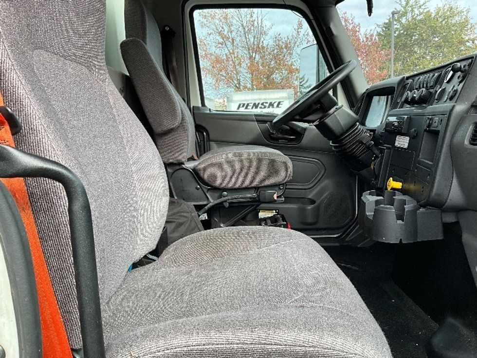 Medium Duty Box Truck-Light and Medium Duty Trucks-International-2020-MV607-Portland-OR-176,229\n\t\tmiles-$ 40,250 - Image 22